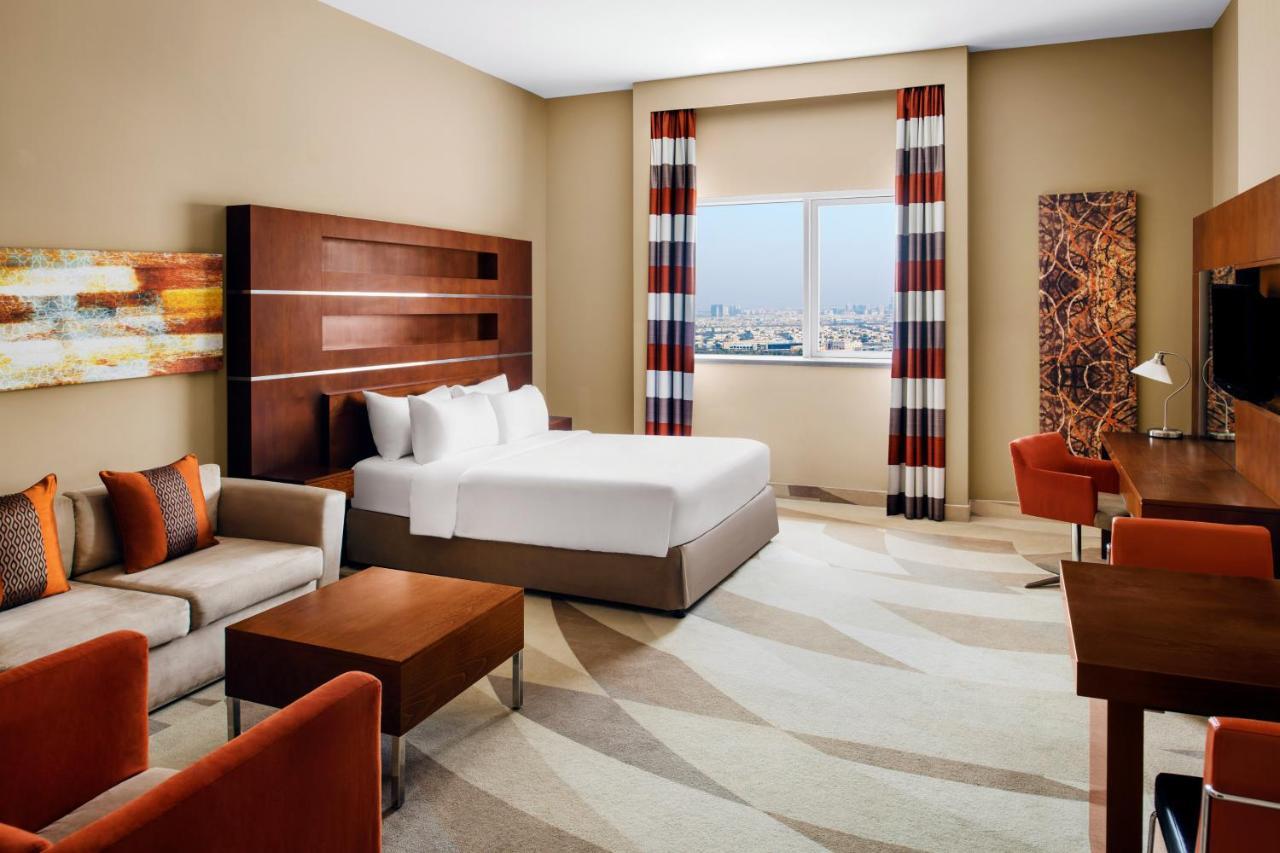 Novotel Dubai Al Barsha Exterior foto