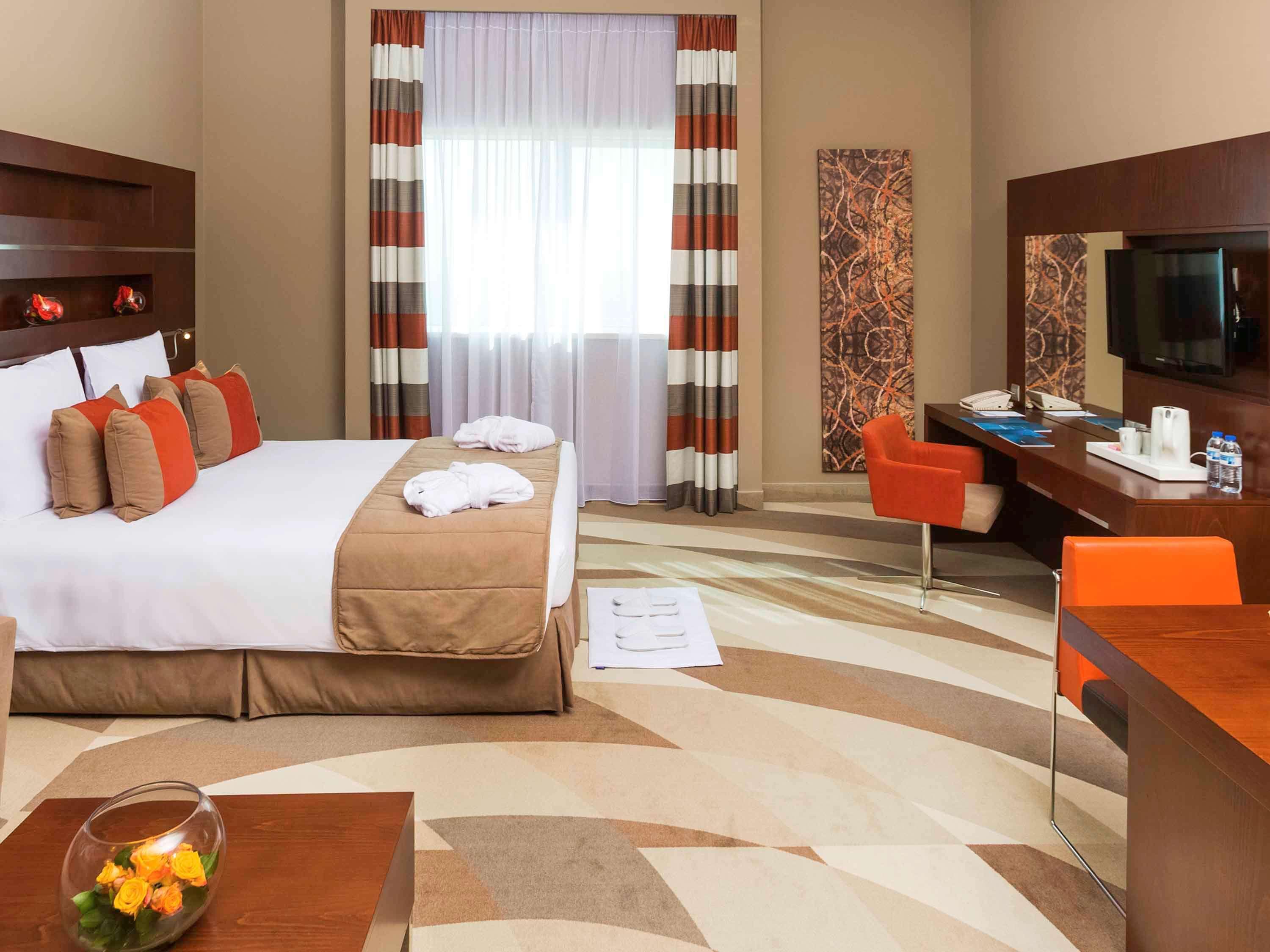 Novotel Dubai Al Barsha Exterior foto