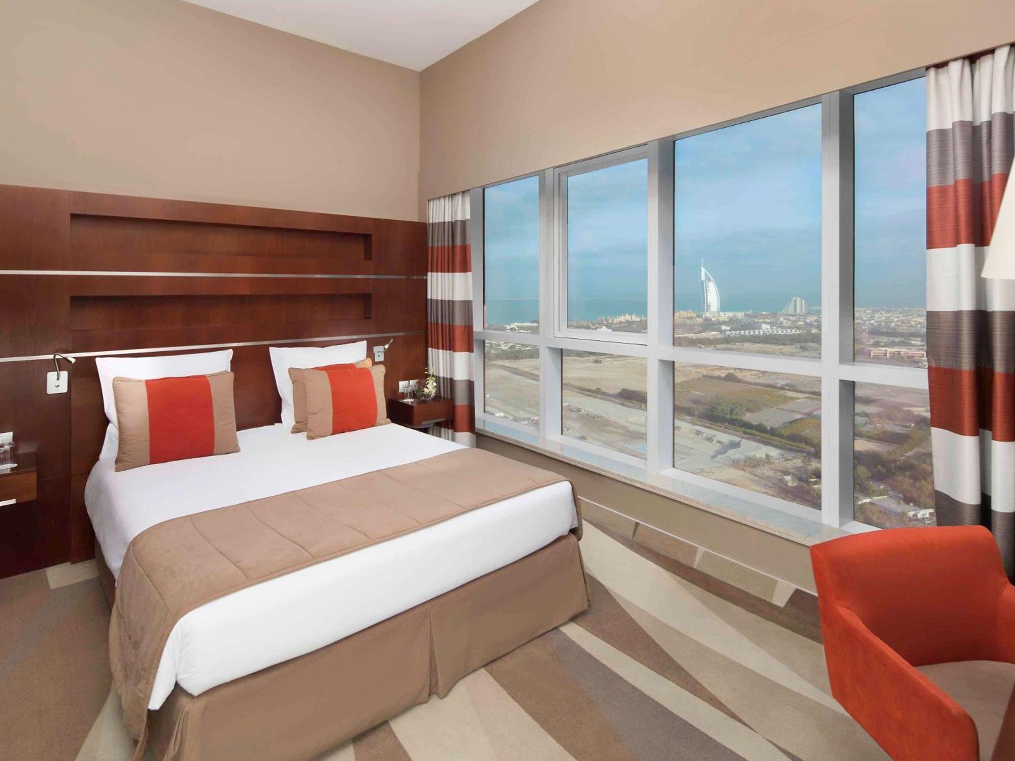Novotel Dubai Al Barsha Exterior foto